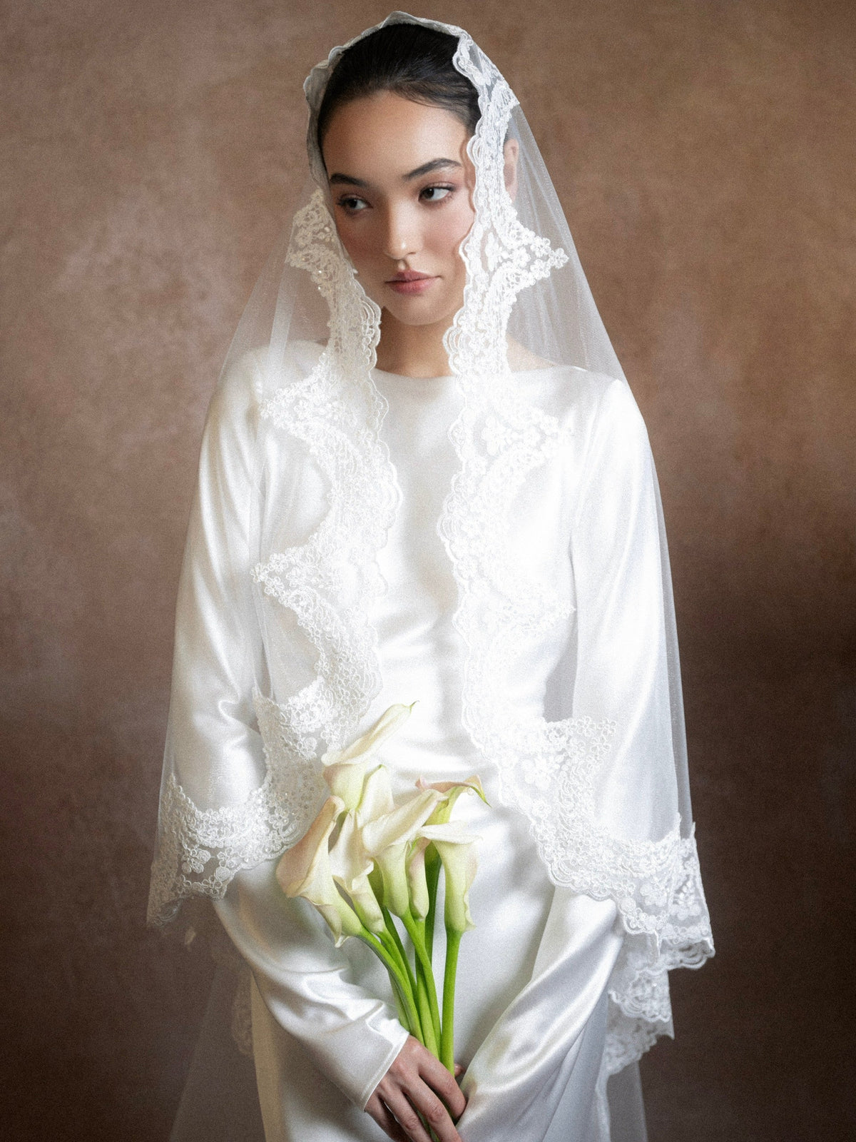 Kisserine Rosena Gown