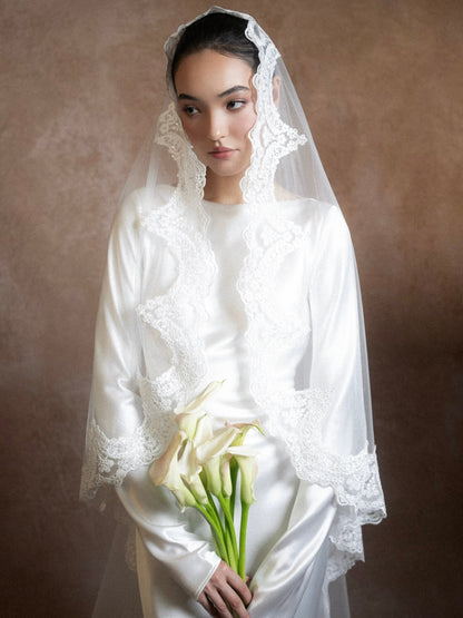 Kisserine Rosena Gown
