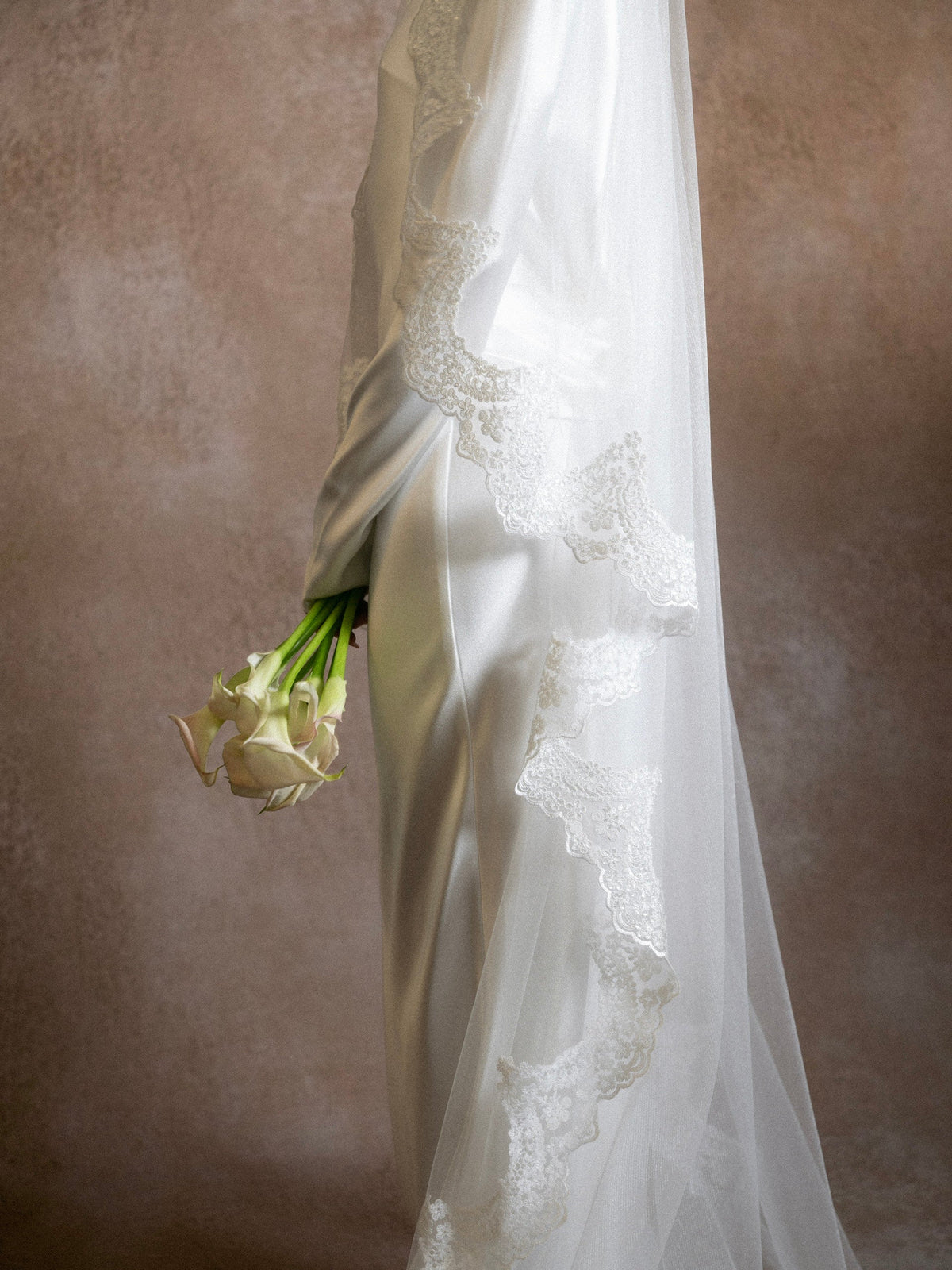 Kisserine Rosena Gown
