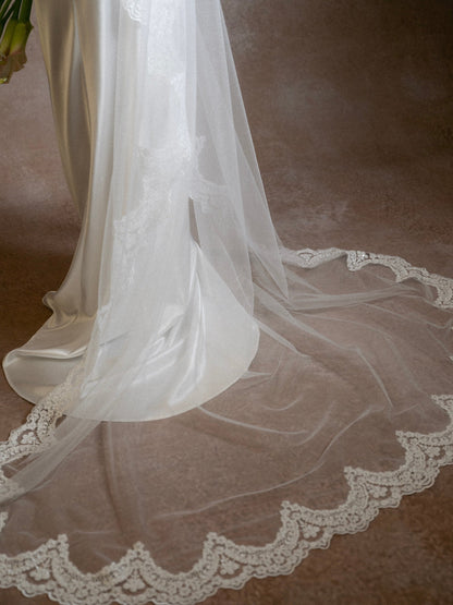 Kisserine Rosena Gown