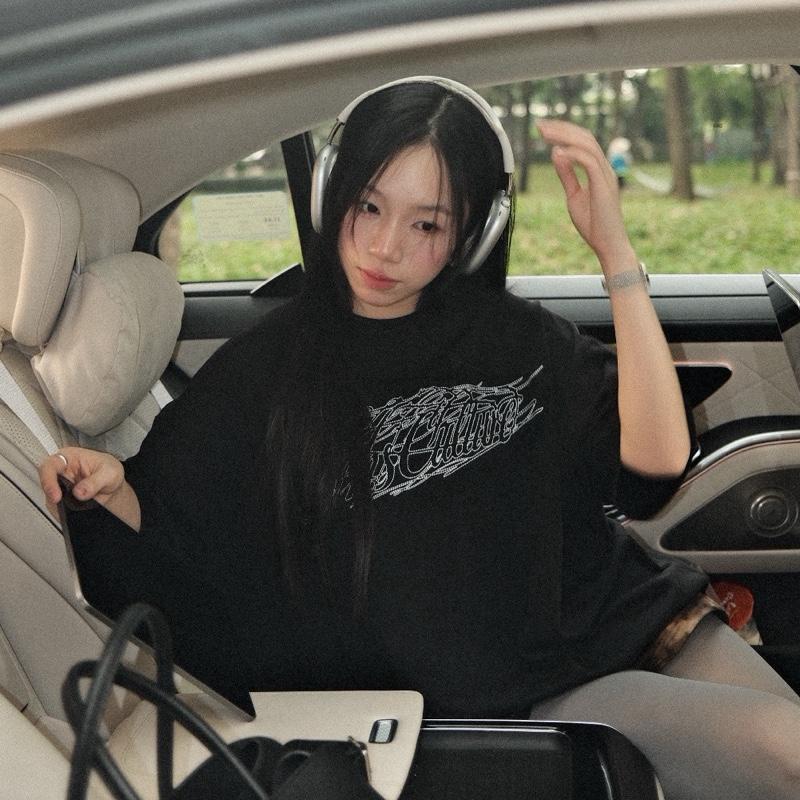 Whose Scatter T-shirt