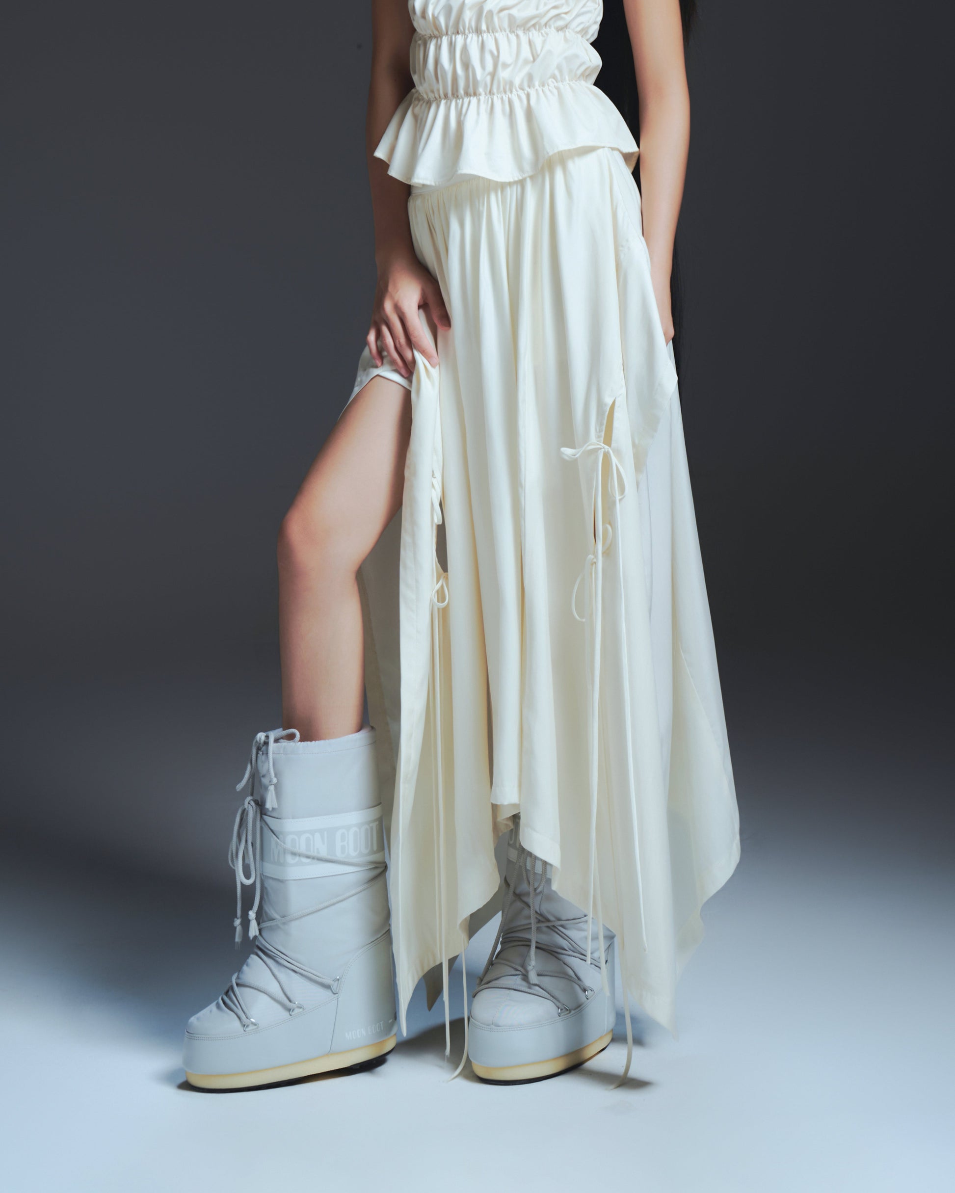 Bunny Hill Twyla Skirt (Ivory) (Pre-order) - Em Clothing