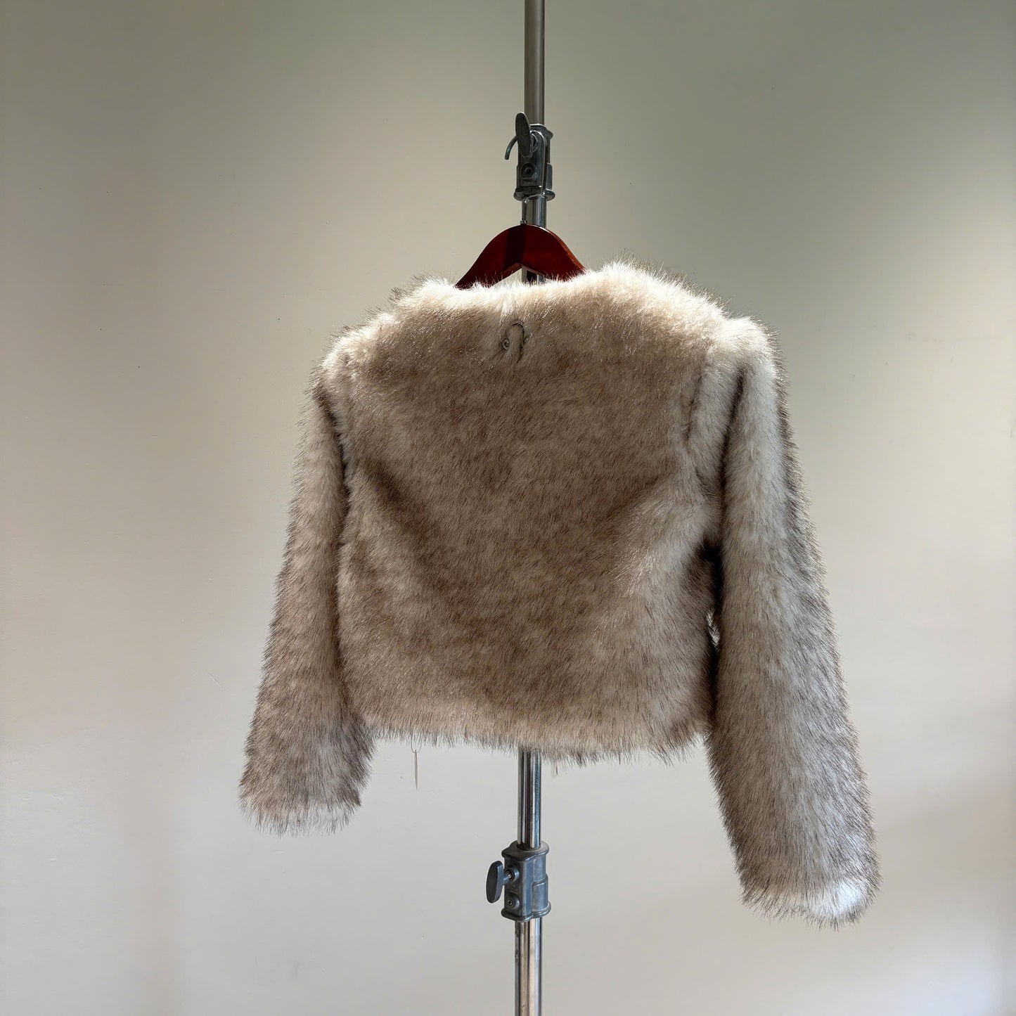 Nhabachtuot White Fur Jacket