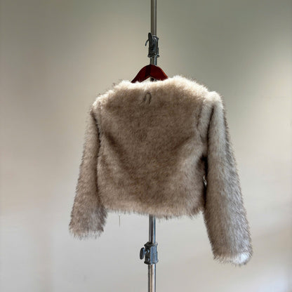 Nhabachtuot White Fur Jacket