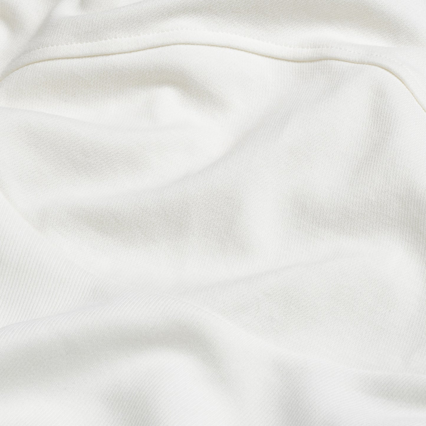 The Beuter Wmns White Ivory Half Zip Top