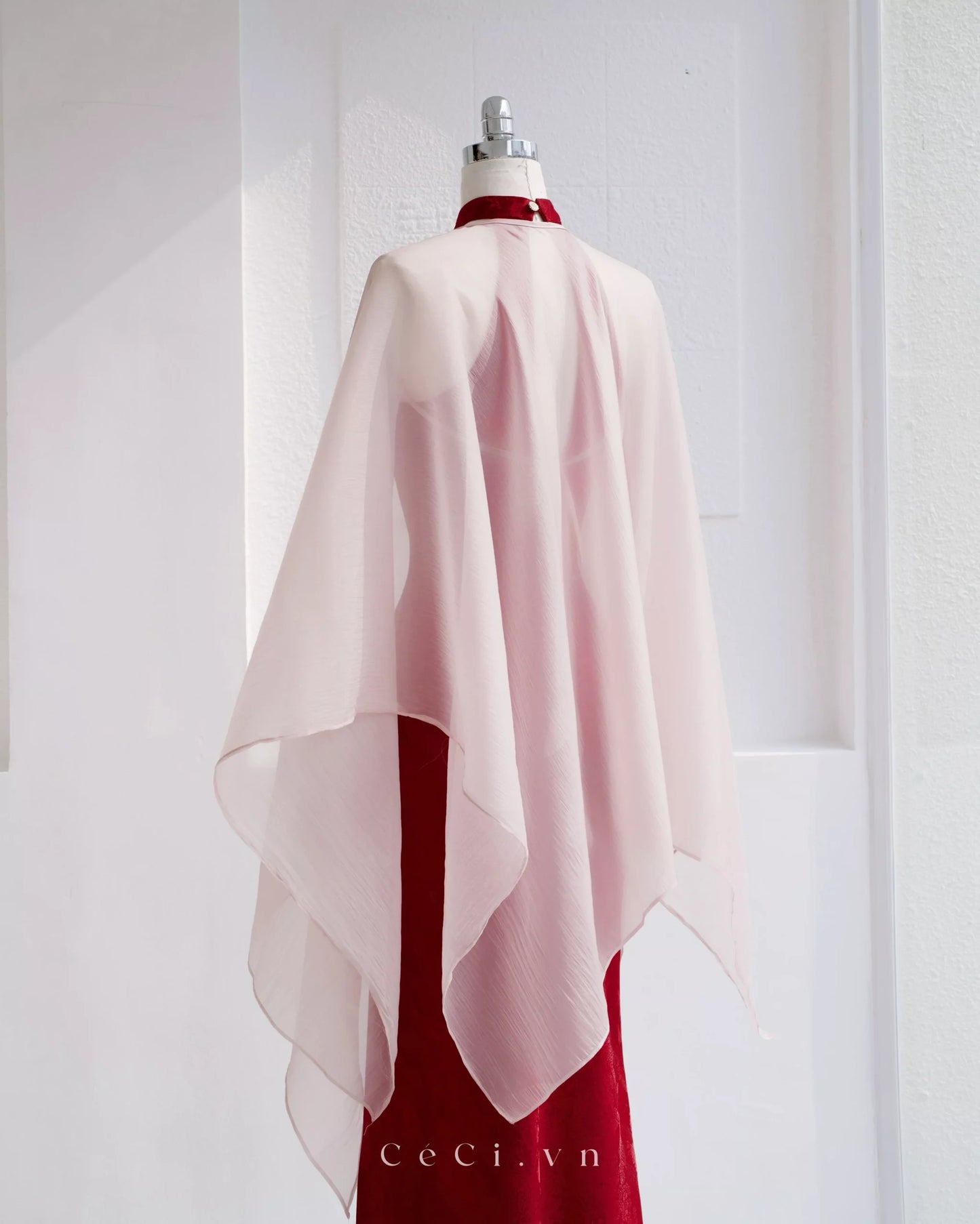 Ceci Dien An - Burgundy Red