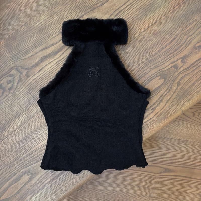 Nhabachtuot White Fur Button V Neck Top