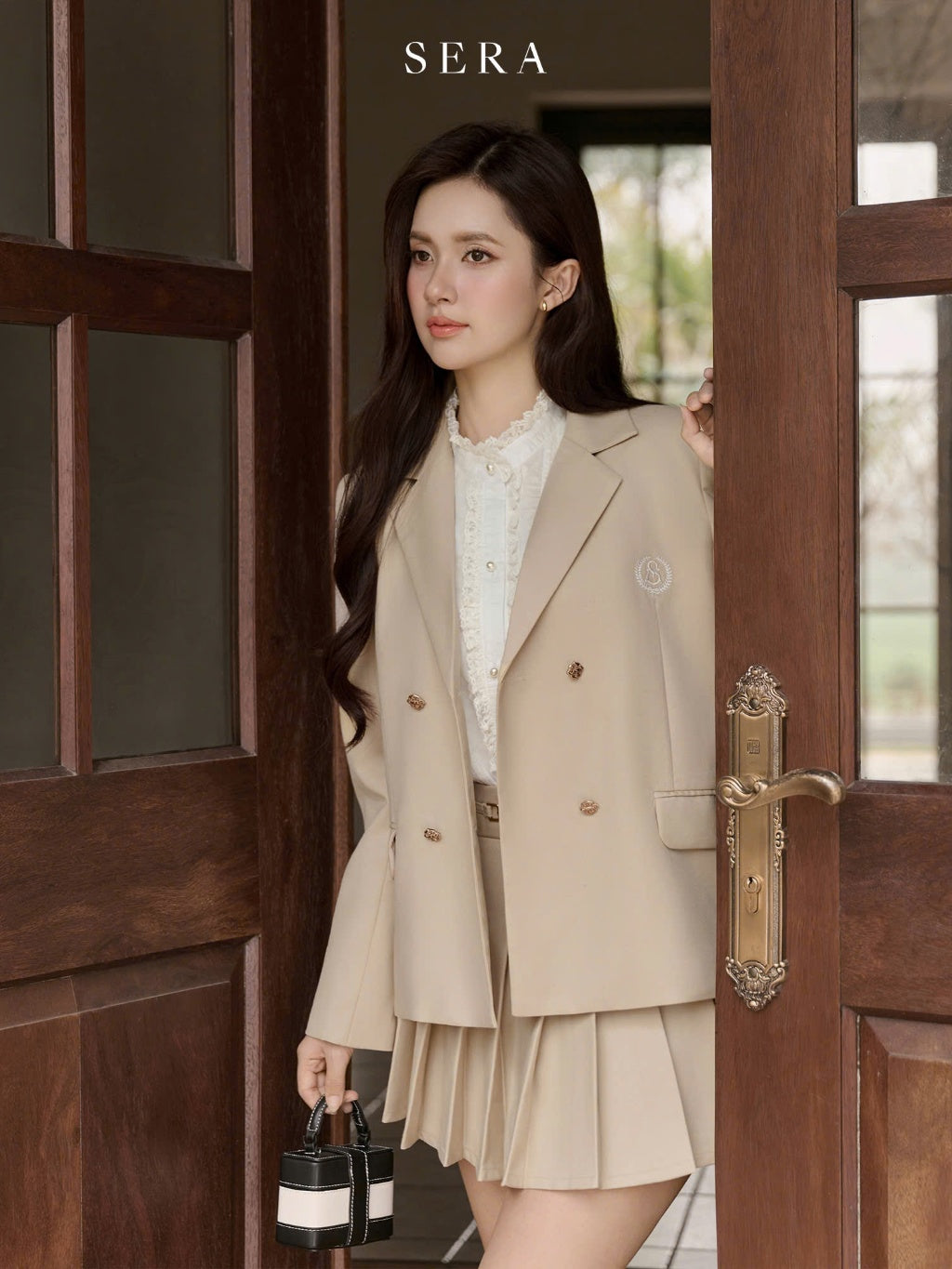 Serabyqh Embroidered Blazer