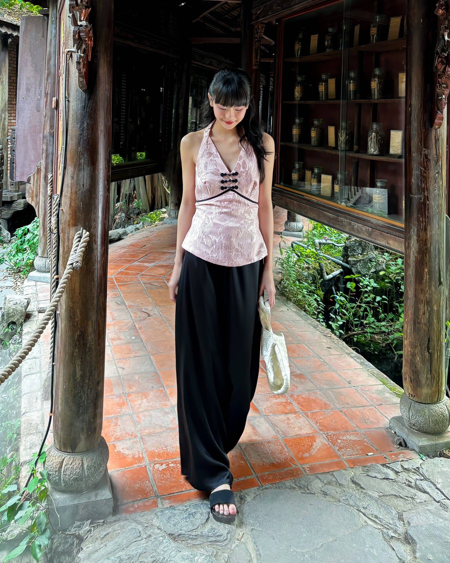 Mieufashionista Modern Halter Top Ha Van