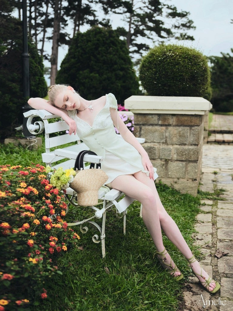 Amelie Rhea