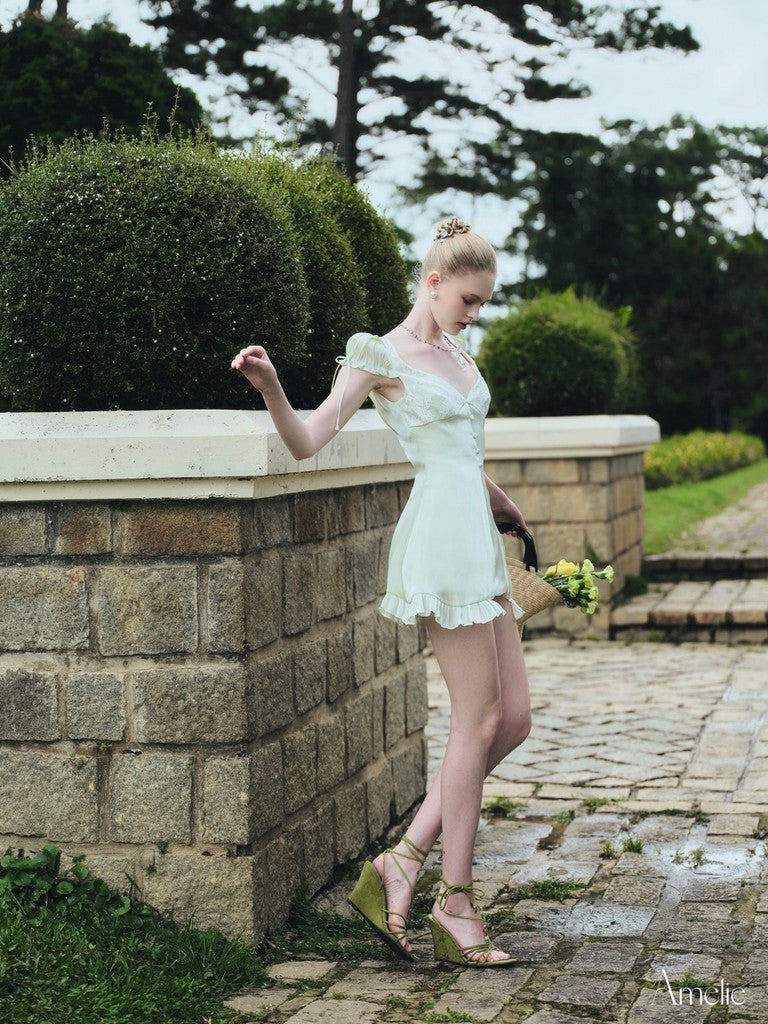 Amelie Rhea