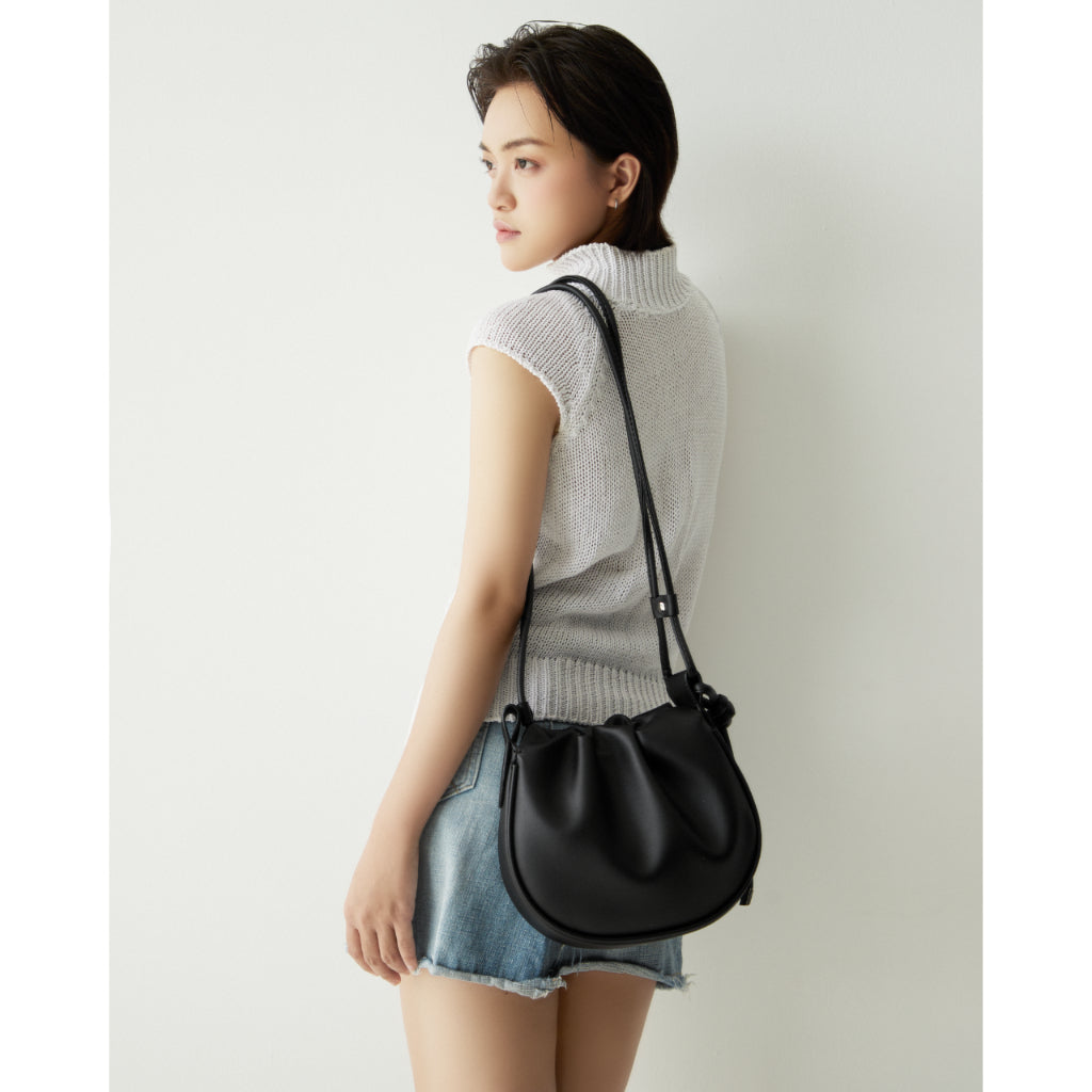Ther Gab Banh Giay Bag In Black (Pre-order)