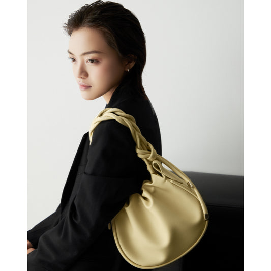 Ther Gab Banh Giay Bag In Beige (Pre-order)