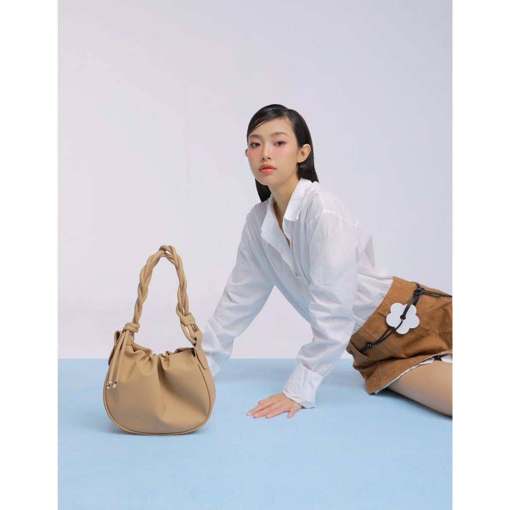 Ther Gab Banh Giay Bag In Latte (Pre-order)