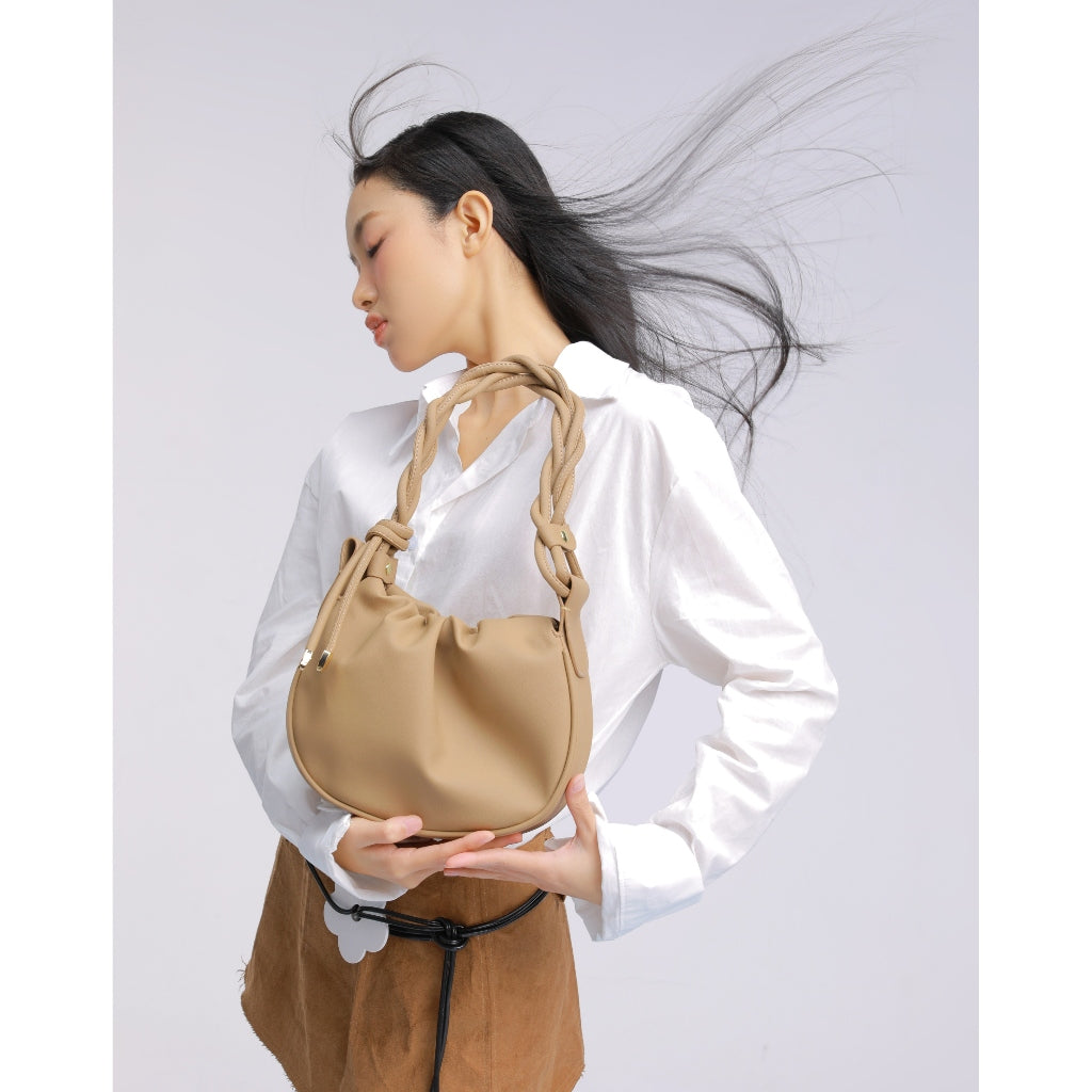Ther Gab Banh Giay Bag In Latte (Pre-order)