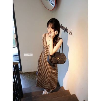 Nhiên Vintage Maxi Dress