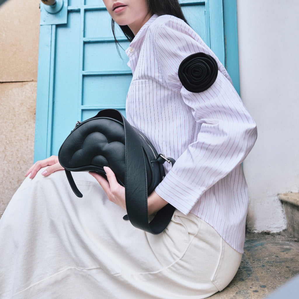 Ther Gab Hat Dau Bag In Black (Pre-order)